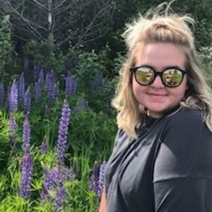 Meet your Posher, Chloe